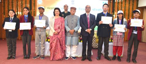 Governor of Himachal Pradesh awards winners of SJVN’s State Level Painting Competition