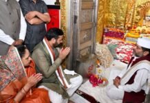 मुख्यमंत्री ने धर्मपत्नी सहित पहले नवरात्र पर किए माता मनसा देवी के दर्शन, लिया आशीर्वाद