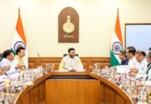 कैबिनेट ने इंडस्ट्रियल ग्रोथ और ईज़ ऑफ़ डूइंग बिज़नेस को बढ़ावा देने के लिए औद्योगिक लाइसेंसिंग नीति-2015 में संशोधन को मंज़ूरी दी