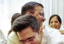 राघव चड्ढा के कदम से अरविंद केजरीवाल को बड़ा सियासी झटका, पार्टी के भीतर ‘पीठ में छुरा’ जैसा वार