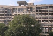 हरियाणा सचिवालय कूदकर जान देने वाले लेखा अधिकारी का मामला: परिजनों के आरोपों के बाद तीन पर केस, दबाव और घोटाले की जांच गहराई