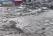मर्शेन नाले में अचानक आई फ्लैश फ्लड से लेह-मनाली हाईवे ठप, सैकड़ों पर्यटक वाहन रास्ते में फंसे