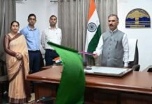 Sukhu Government Accelerates Green Transport Push, Flags Off 25 New Electric Bus Services in Mandi