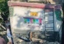 रामपुर में खाई में गिरी HRTC की बस, हादसे में एक युवक की मौत; कई घायल